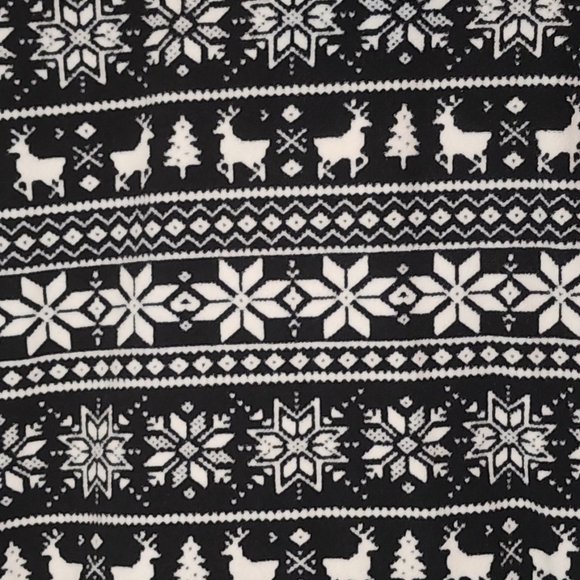 Lands’ End Holiday Black and White Winter Fleece Sweater M 10/12 Turtlen… - Picture 2 of 6